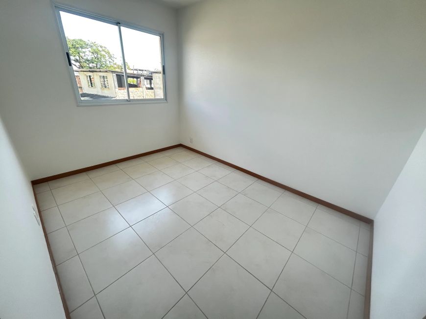 Rivans Sobrinho Vende ou aluga Excelente 2 quartos c/ suite varanda e vaga - Jardim Central