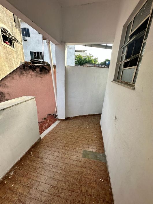 Sobrado para aluguel possui 60 metros quadrados com 1 quarto em Trindade - São Gonçalo - RJ