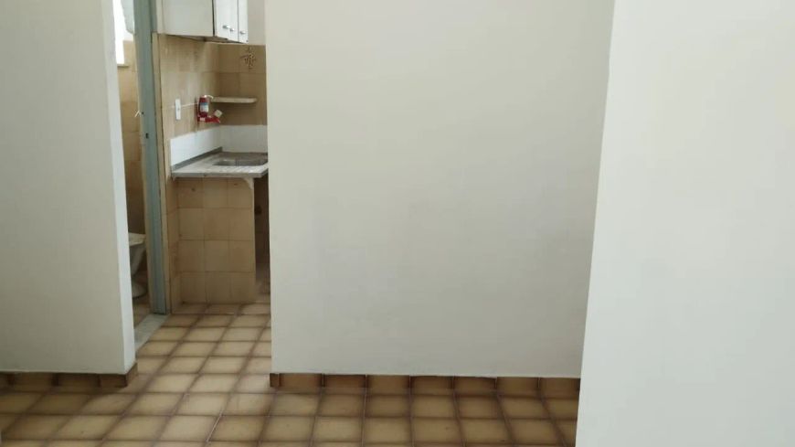 Imóvel para aluguel possui 30 metros quadrados com 1 quarto em Venda da Cruz - São Gonçalo - RJ