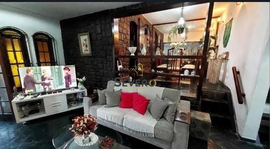 Casa à venda no bairro Centro - São Gonçalo/RJ