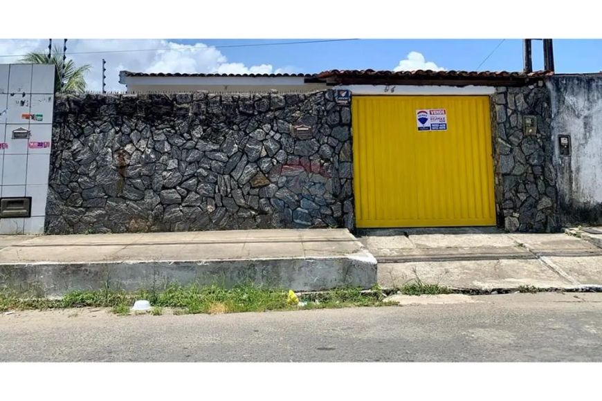 Casa à venda com 03 quartos - 170m² - Jacintinho - Maceió/AL