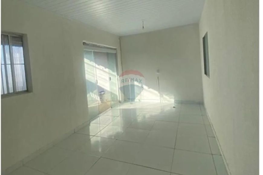 CASA BEM LOCALIZADA NO BENEDITO BENTES PROXIMO DE AREA COMERCIAL DE 3 QUARTOS