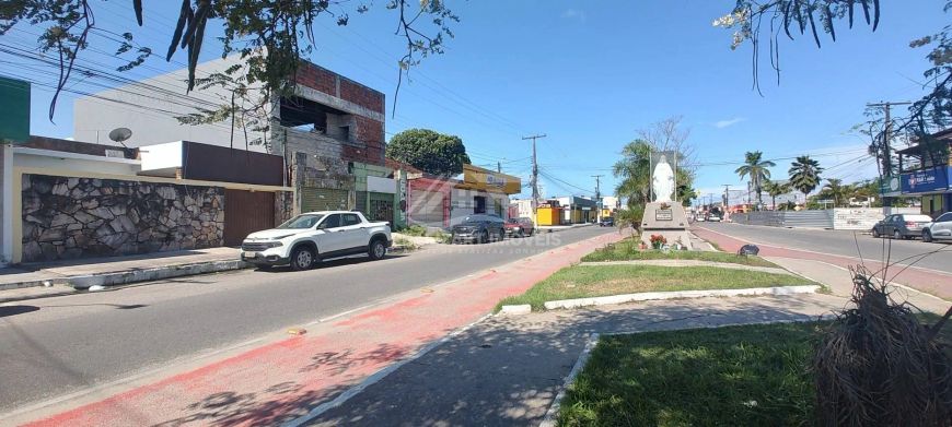 EXCELENTE CASA PARA FINS COMERCIAIS NA AV. PRINCIPAL DO GRACILIANO RAMOS