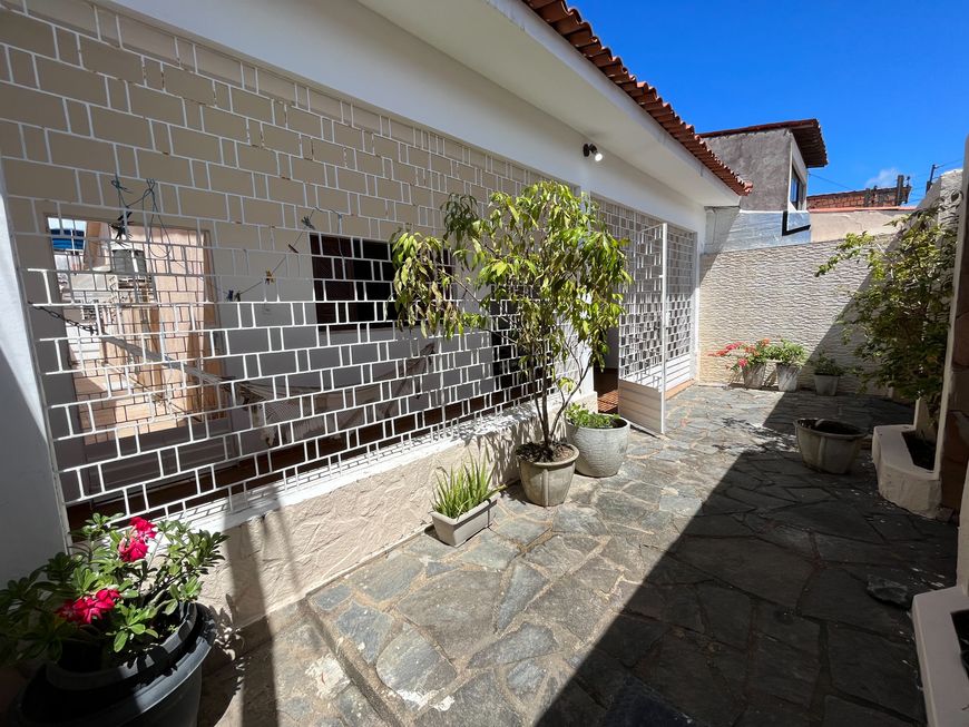 Casa para venda com 180 metros quadrados com 4 quartos em Jatiúca -