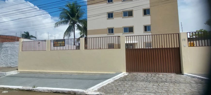 Imóvel para aluguel tem 70 metros quadrados com 3 quartos em Barro Duro - Maceió - AL