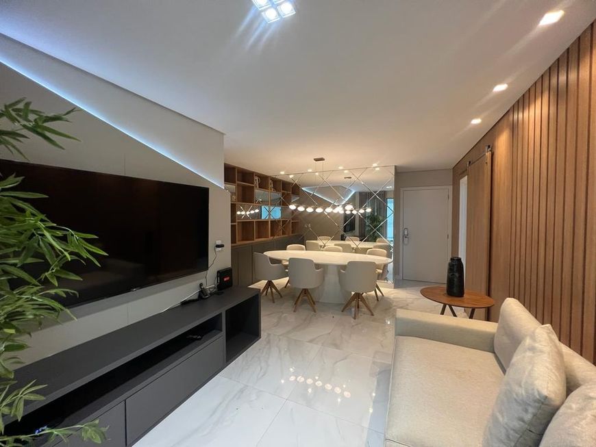 Lindo apartamento no edifício Gran Marine , empreendimento a beira mar, pronto de móveis fixos