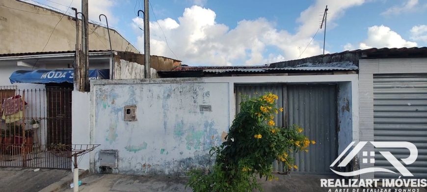 CASA 2 QUARTOS EM RUA PÚBLICA NO CLETO PROX. SUPERMERCADO LIDER