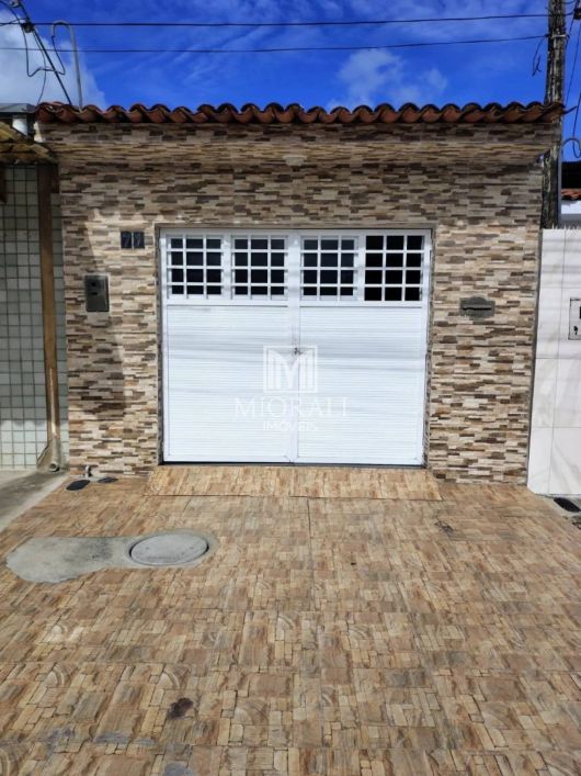 Casa com 3 quartos na Ponta Grossa, sendo 1 suíte