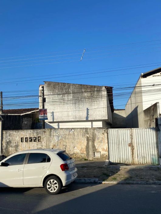 Imóvel para venda com 300 metros quadrados em Tabuleiro do Martins - Maceió - AL