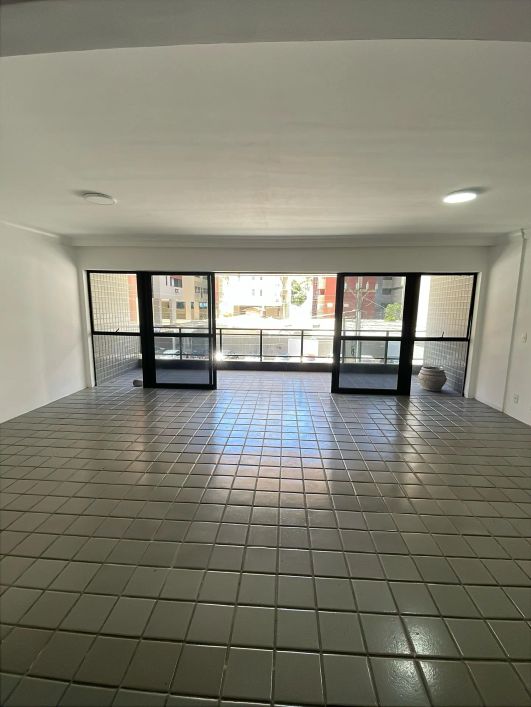 Apartamento Ponta Verde Vista para o Mar | 4 Quartos | 223M2 | 2 Vagas | DCE | Varanda | Gabinete