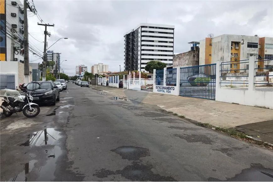 Apartamento à venda no Edf. Michel, Terreo, 3 quartos sendo 1 suite, Bairro Jatiuca, com 104,38m², v