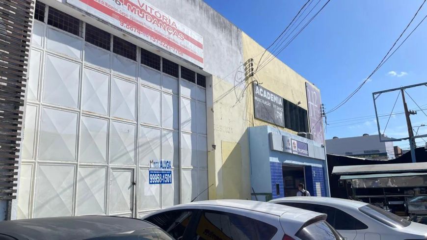 Galpão/Depósito/Armazém para aluguel tem 220 metros quadrados em Trapiche da Barra - Maceió - AL