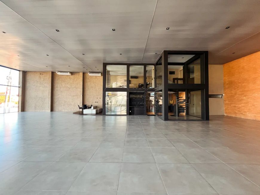Loja comercial na Av Gustavo Paiva | 715m²