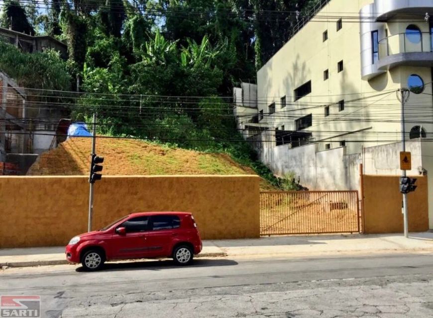 TERRENO COM ÁREA DE 750 m² 20,00 METROS DE FRENTE ... LOCALIZAÇÃO NA AVENIDA BRAZ LEME