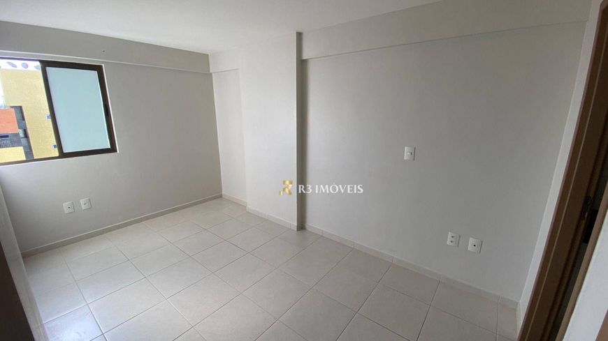 Apartamento de 2 quartos com piscina na Ponta Verde