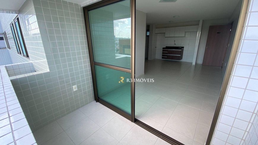 Apartamento de 2 quartos com piscina na Ponta Verde