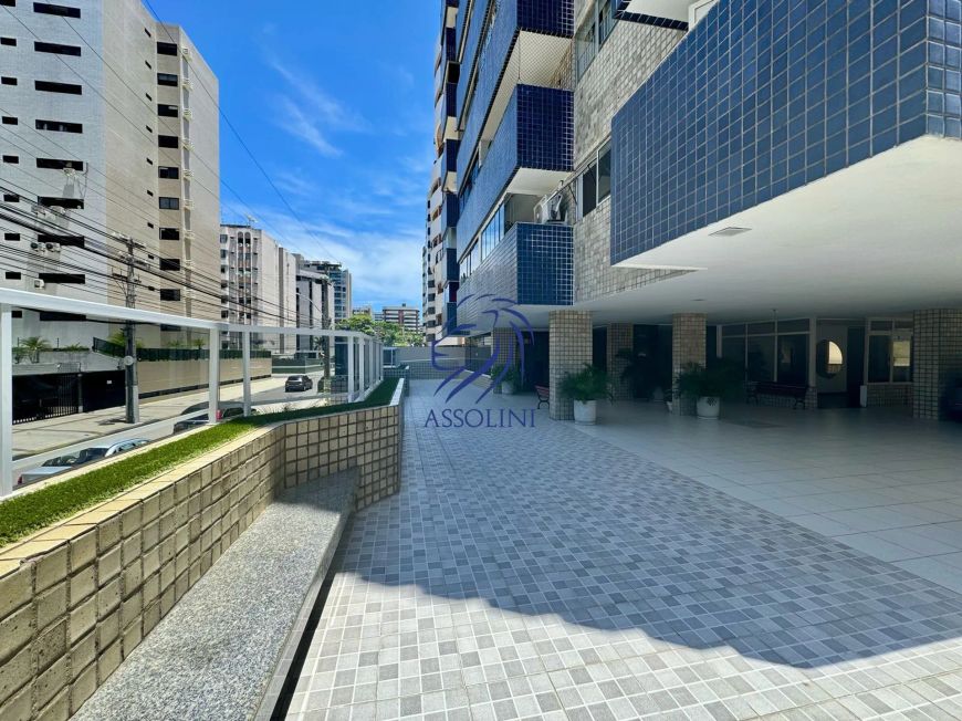Lindo apê semimobiliado 3 quartos + DCE completo na Ponta Verde
