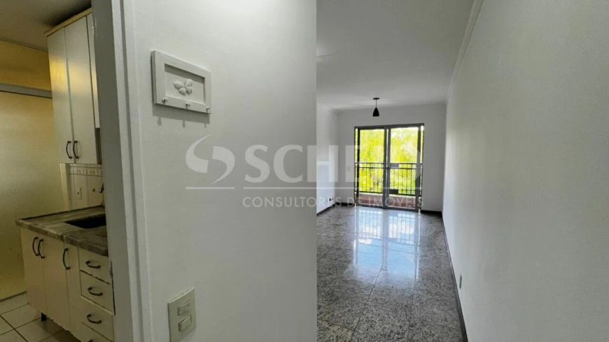 Apartamento com 3 dormitórios, sacada, área útil de 64 m².