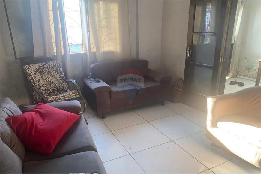 CASA COM MAIS 3 CASAS NO BENEDITO BENTES