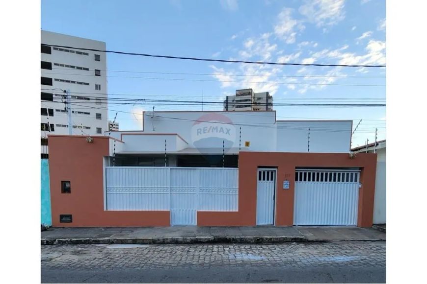 Vendo uma Casa no Farol com Ponto Comercial