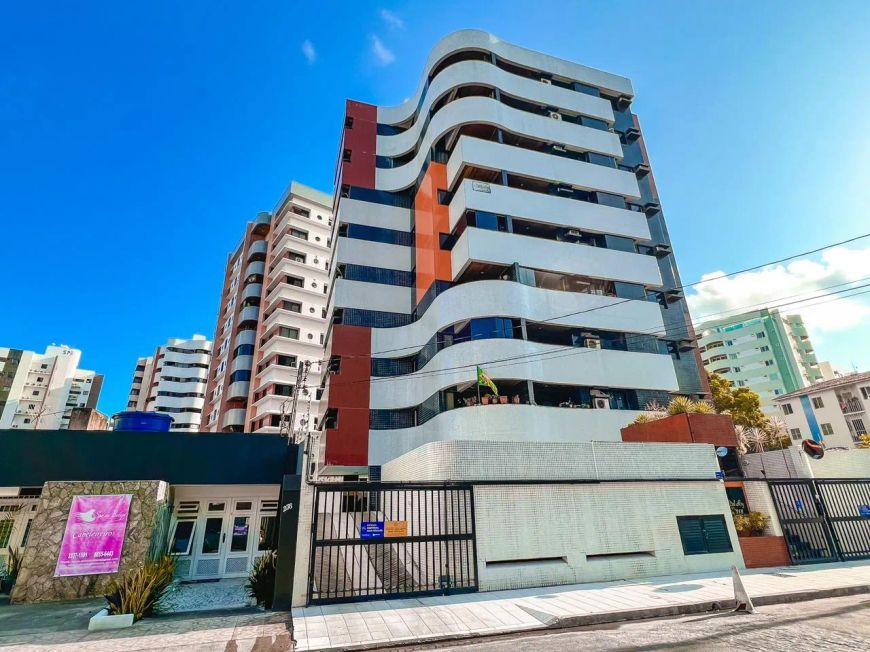 Imóvel para venda possui 118 metros quadrados com 3 quartos em Ponta Verde - Maceió - AL