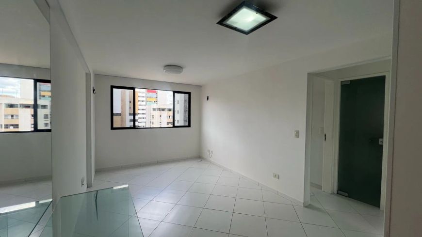 Lindo quarto e sala na Ponta Verde