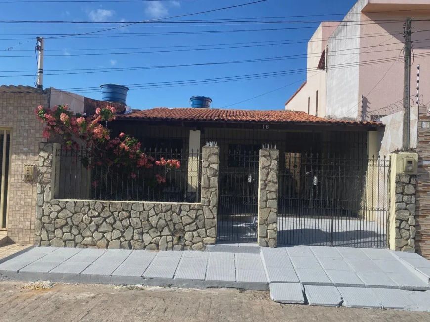 OPORTUNIDADE ÚNICA! | CASA DE 160M² COM 2 QUARTOS | JACINTINHO | VENDA.