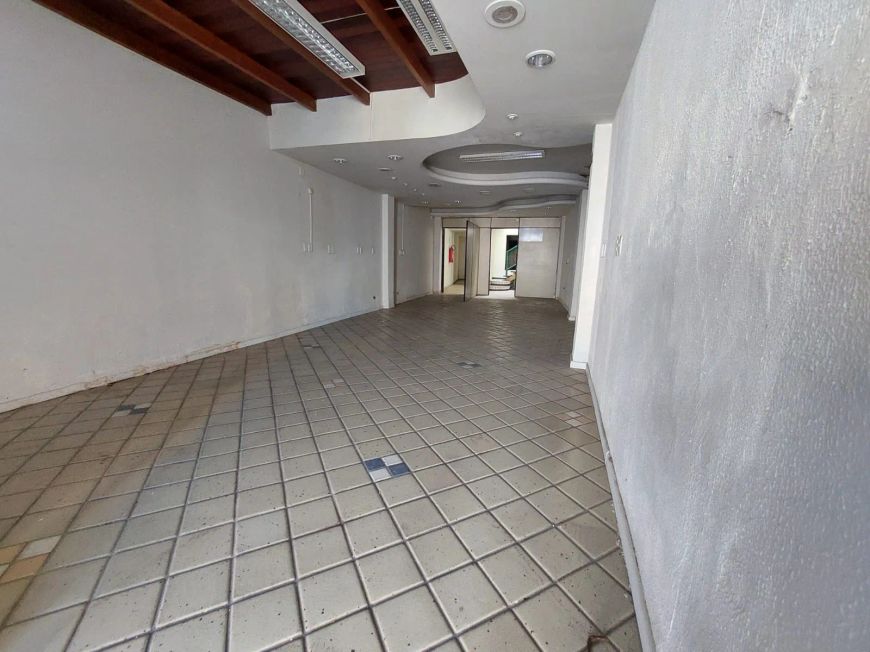 Prédio Comercial No Centro Perto da CBTU