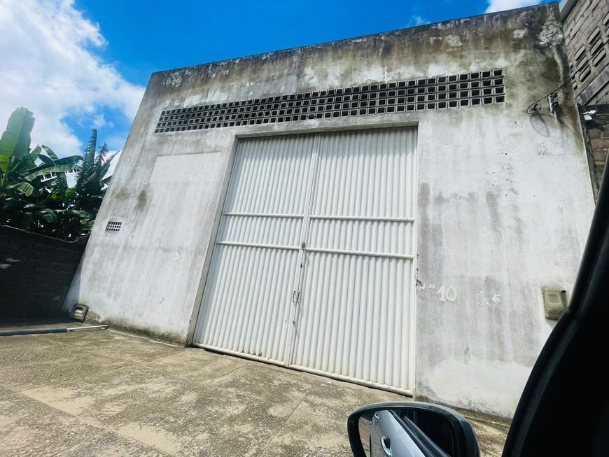 Galpão/Depósito/Armazém para aluguel possui 300 metros quadrados