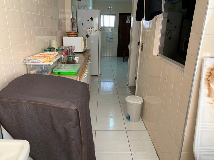 Amplo apto a uma quadra da praia na Ponta Verde em Maceio