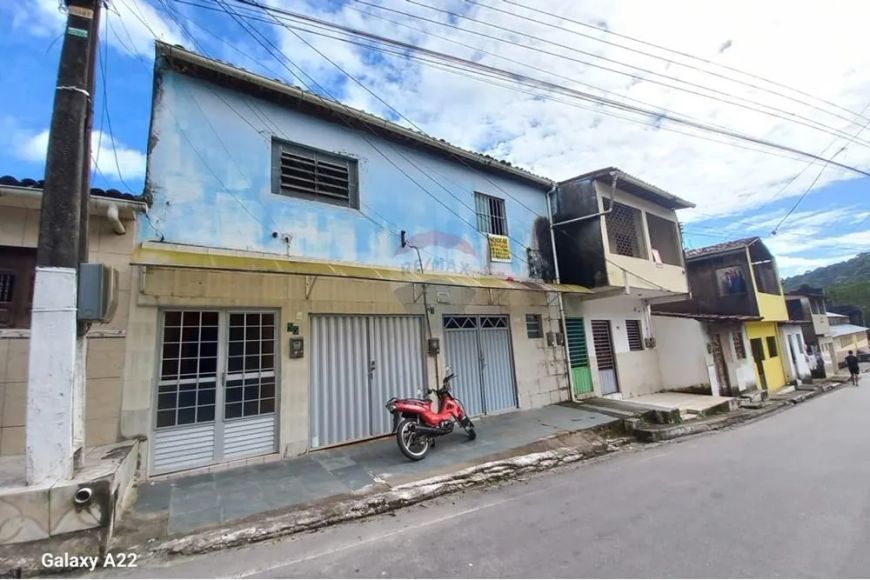 Imóvel com mais de 3 casas em Fernão Velho por 380 mil ou apenas uma por 11O