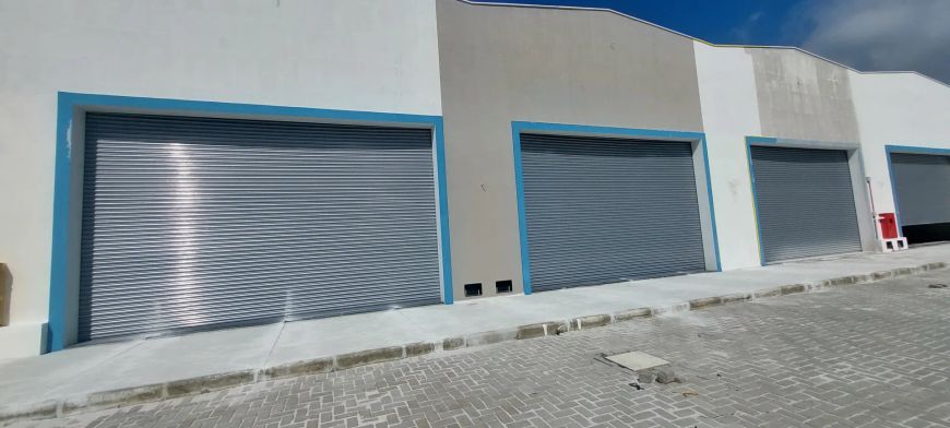 Imóvel para aluguel tem 84 metros quadrados em Barro Duro - Maceió - AL