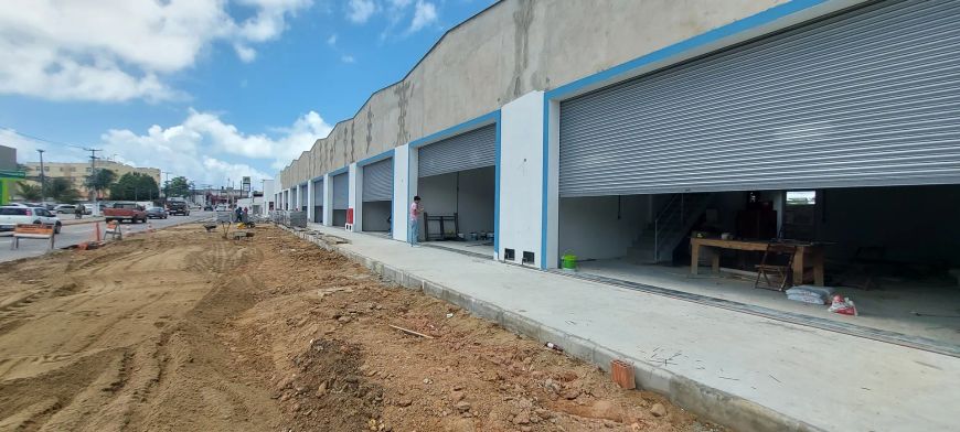 Imóvel para aluguel possui 84 metros quadrados em Barro Duro - Maceió - AL