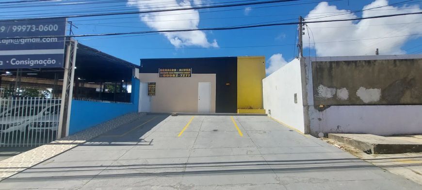 Imóvel para aluguel tem 200 metros quadrados em Farol - Maceió - AL