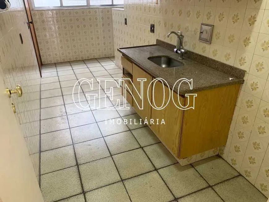 Apartamento com varanda/ 2 quartos com suíte na Tijuca para venda