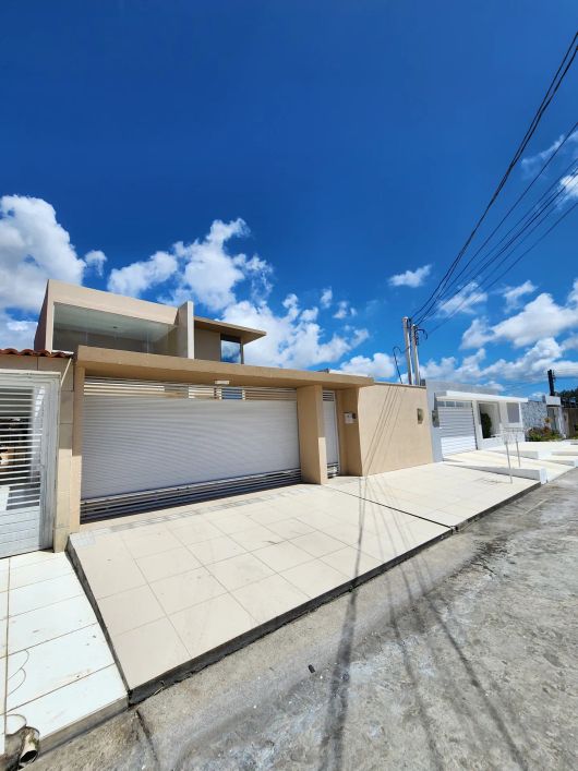 Imóvel para venda possui 240 metros quadrados com 5 quartos em Antares - Maceió - AL