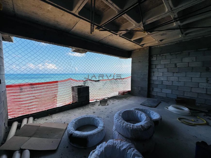 Apartamento frontal, à venda no Edf. Lanai Beach, em Jacarecica