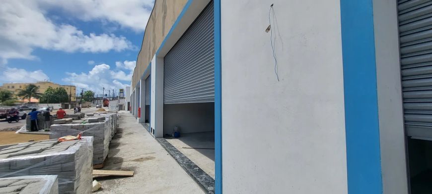 Imóvel para aluguel tem 84 metros quadrados em Barro Duro - Maceió - AL