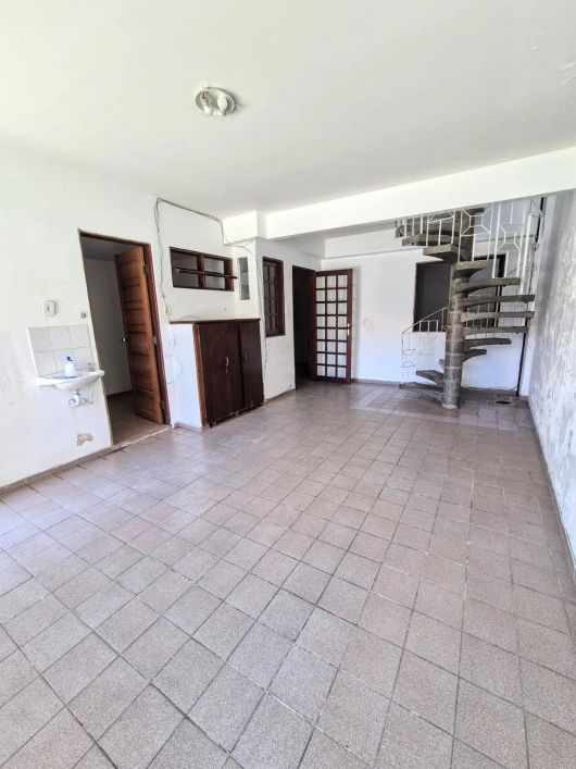 Vendo ou Alugo Prédio Comercial próximo ao Bompreço da Pajuçara
