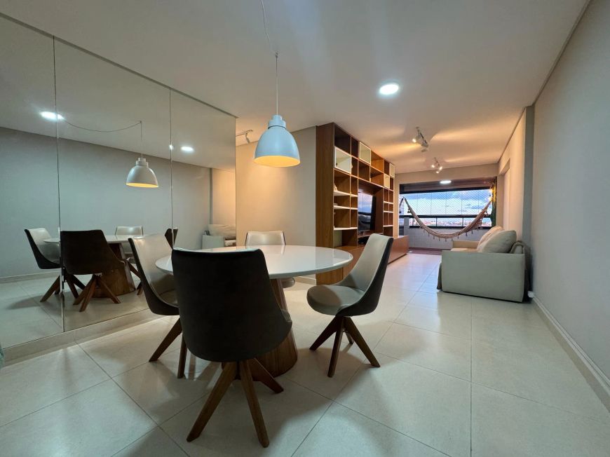 Apartamento com 3 quartos, 112m², completo de fixos e com uma bela vista no farol