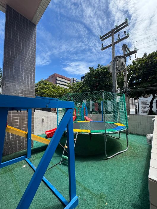 Alugo Excelente Apartamento na Ponta Verde com 120m2.