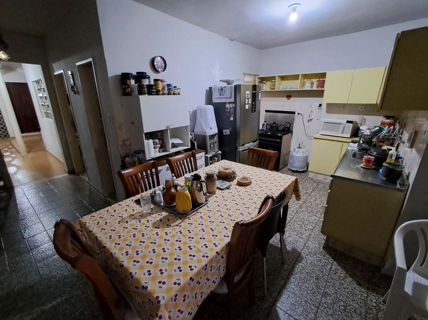 Linda e enorme casa no bairro da Levada pronta para morar