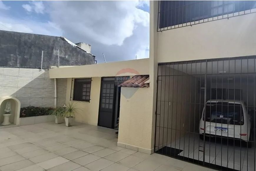 Casa com Piscina no Bairro Feitosa: 3 Quartos
