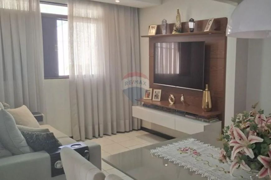 Casa com Piscina no Bairro Feitosa: 3 Quartos