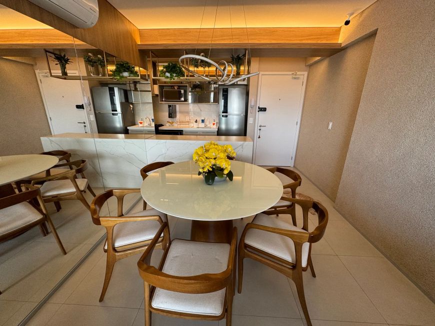 Apartamento à venda porteira fechada, com 3 quartos, vista mar, nascente, andar alto no edf Duetto