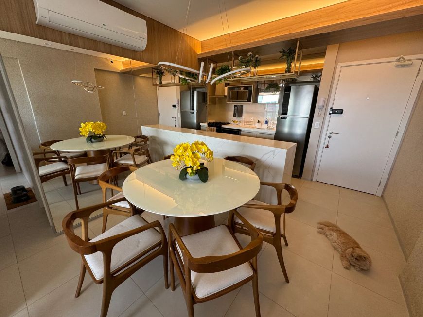 Apartamento à venda porteira fechada, com 3 quartos, vista mar, nascente, andar alto no edf Duetto