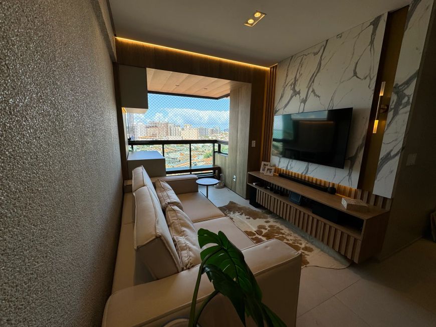 Apartamento à venda porteira fechada, com 3 quartos, vista mar, nascente, andar alto no edf Duetto