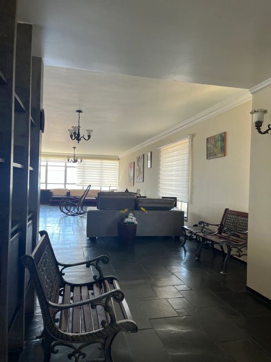 Alugo Lindo Apartamento no Farol com Vista Mar