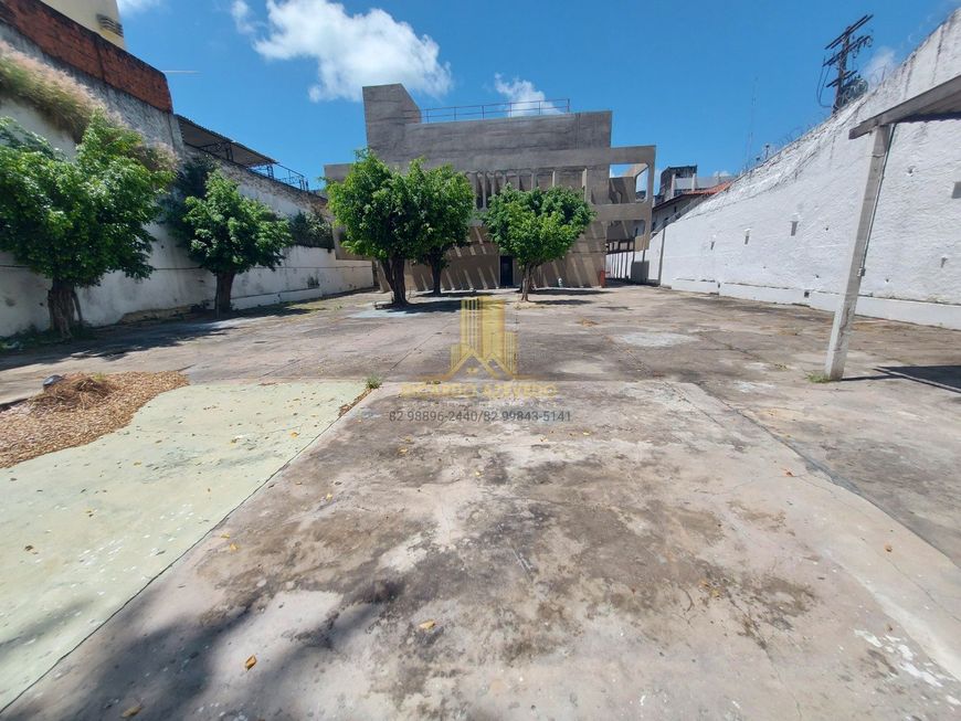 Centro de Maceió. Imóvel comercial com 1.850m², estrutura robusta de prédio de agência bancária