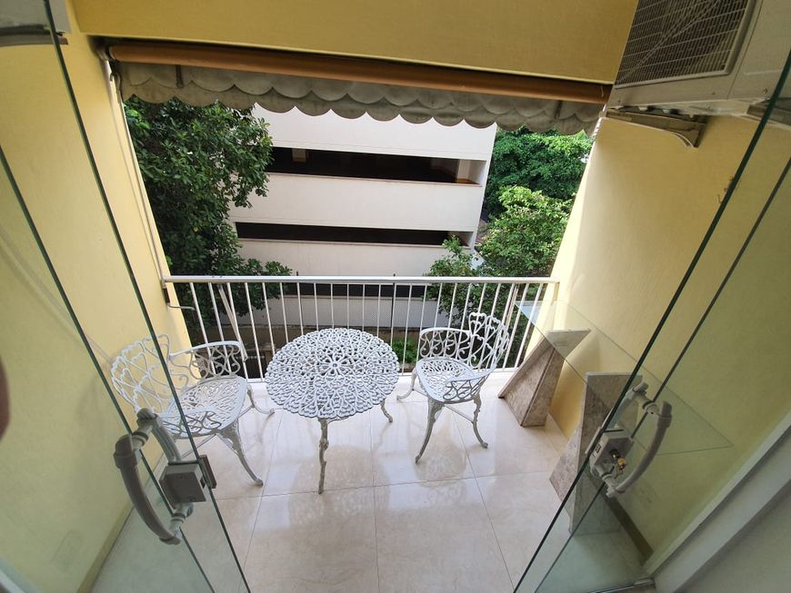 Apartamento para venda tem 92 metros quadrados com 2 quartos